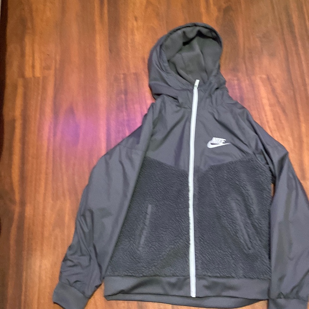 Grey Nike zip up fur raincoat size XL boys
